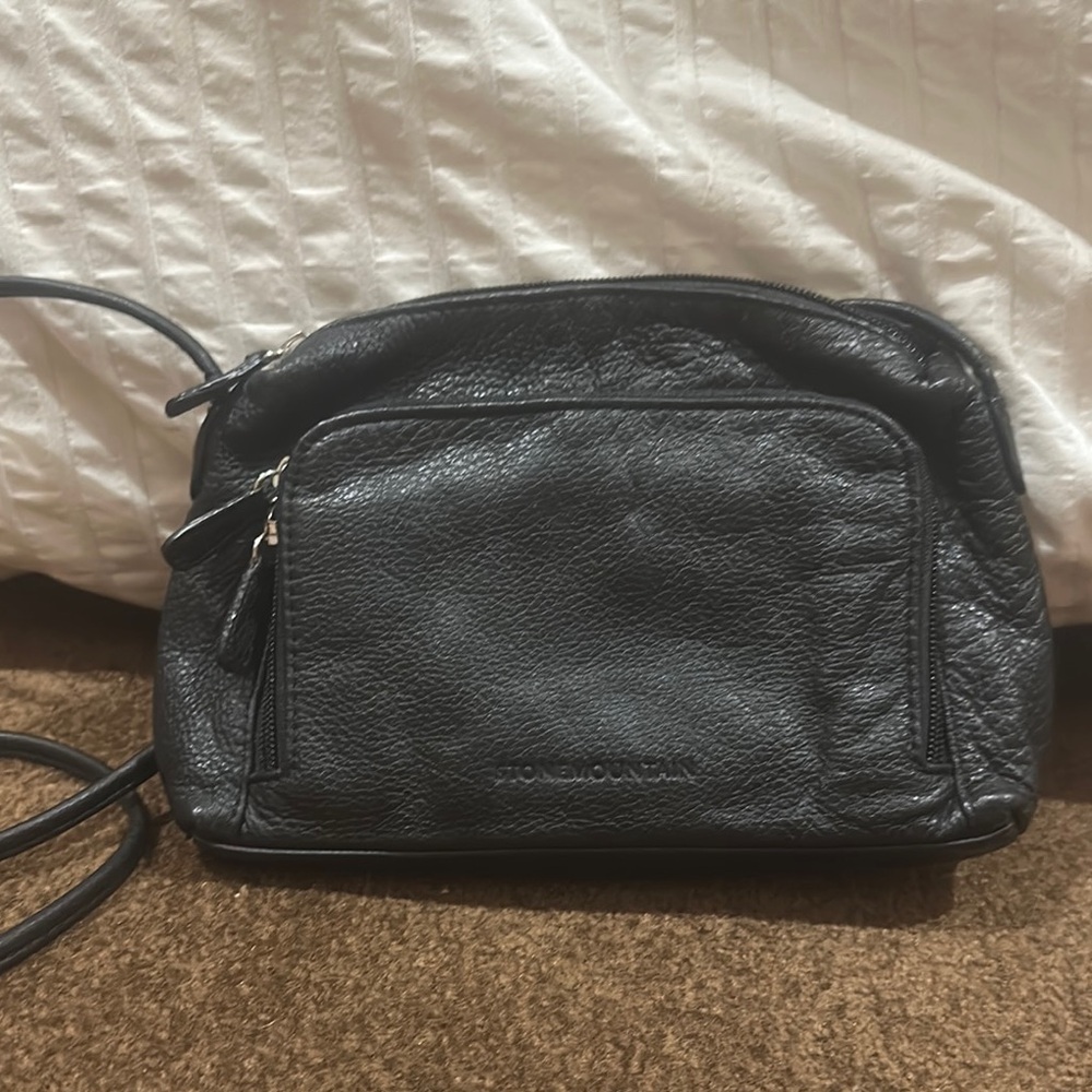 Stone Mountain Accessories Black Leather Crossbody Bag